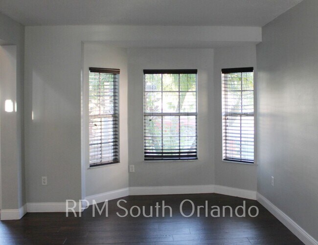 Building Photo - Kissimmee Pool home 4 bed 2.5 bath