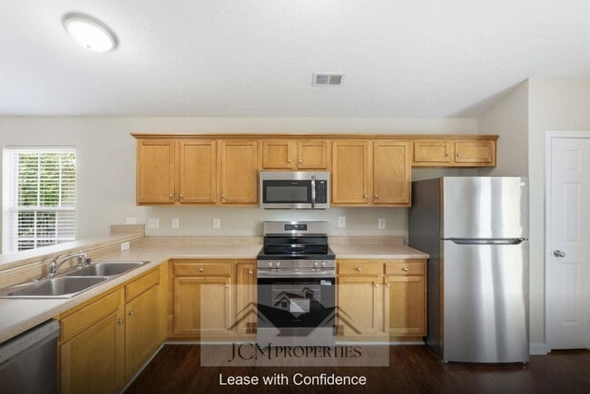 Building Photo - 2001 Polk Ln