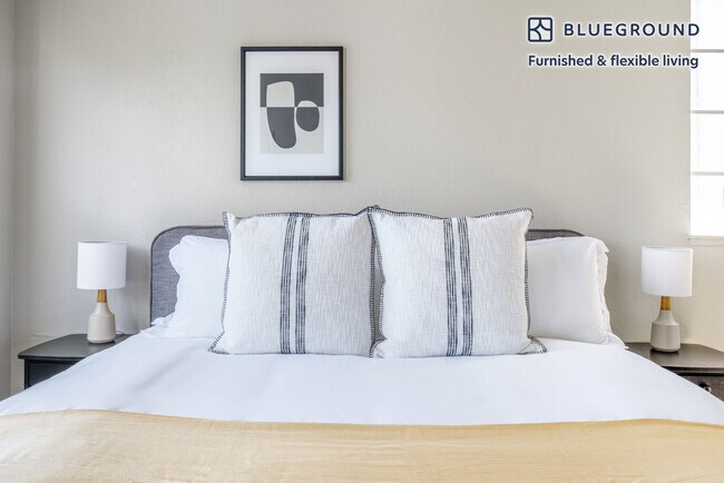 Building Photo - 513 Jibstay Ln