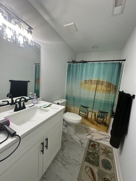 Building Photo - 251 Chapel St