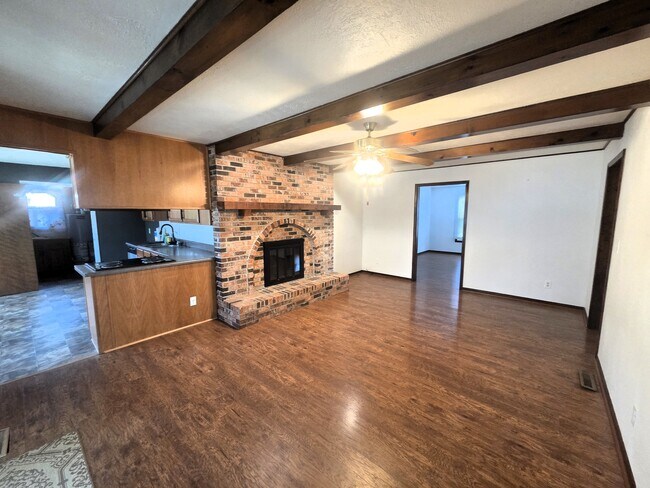 Building Photo - 3345 S Jefferson Ave