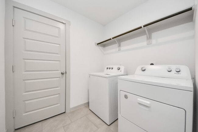 Building Photo - 4911 Pne Hvn Ln