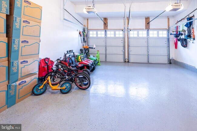 Building Photo - 8727 Raleigh Mews