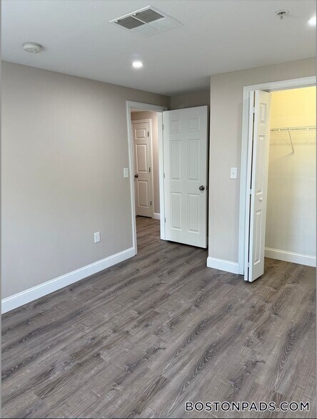 Building Photo - 23 Kenmar Dr