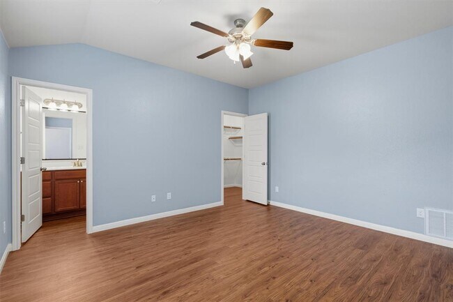 Building Photo - 5908 Red Bud Ridge Ln