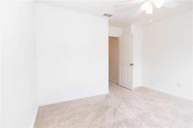 Building Photo - 4126 Royal Regency Cir