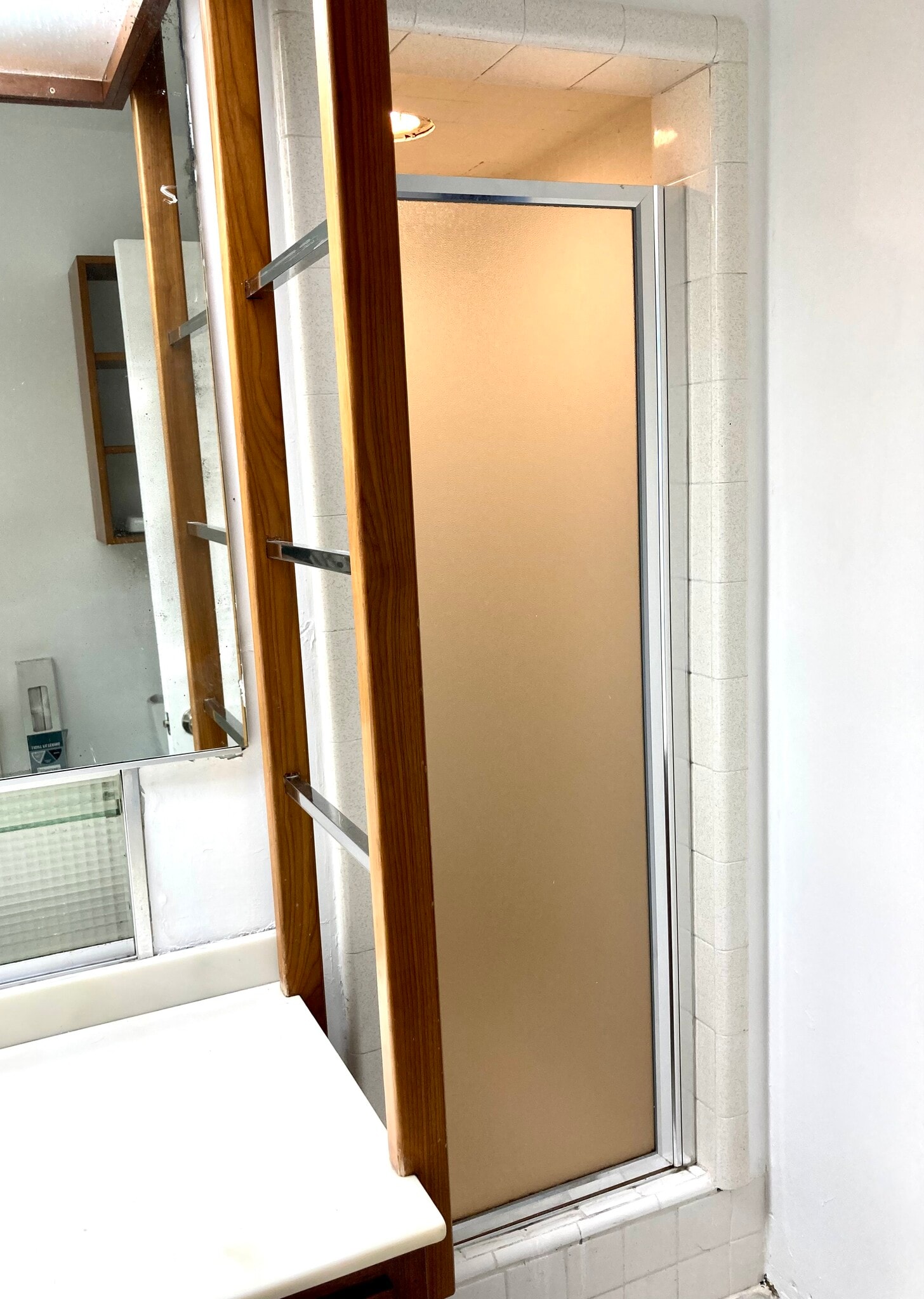 bathroom shower - 199 Chorro St