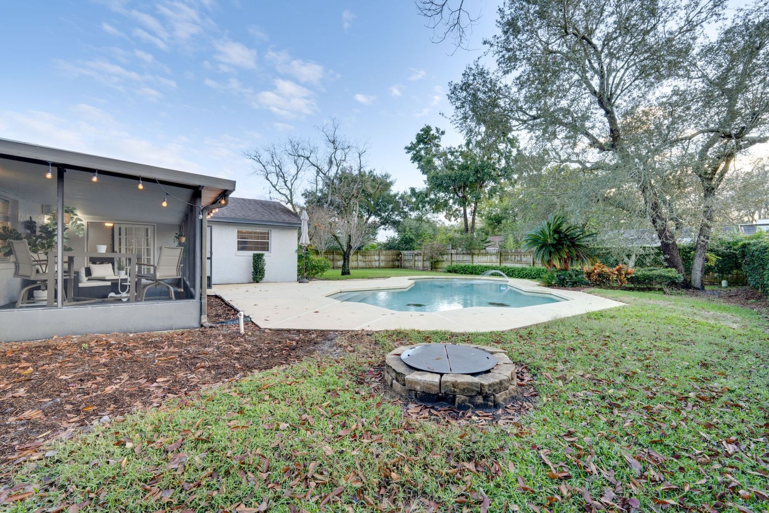 Building Photo - 8644 Sandberry Blvd