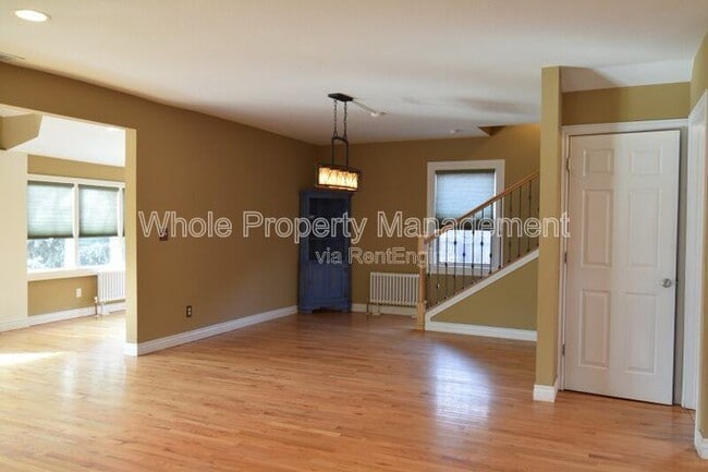 Building Photo - 4480 Utica St
