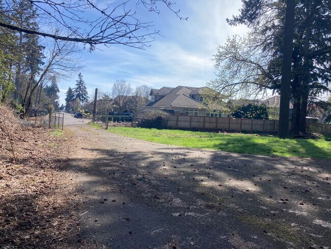 Building Photo - 4100 Gilham Rd