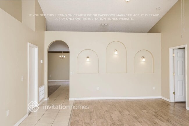 Building Photo - 1755 McFarlane Ave