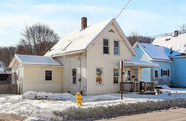 Building Photo - 88 Baker St