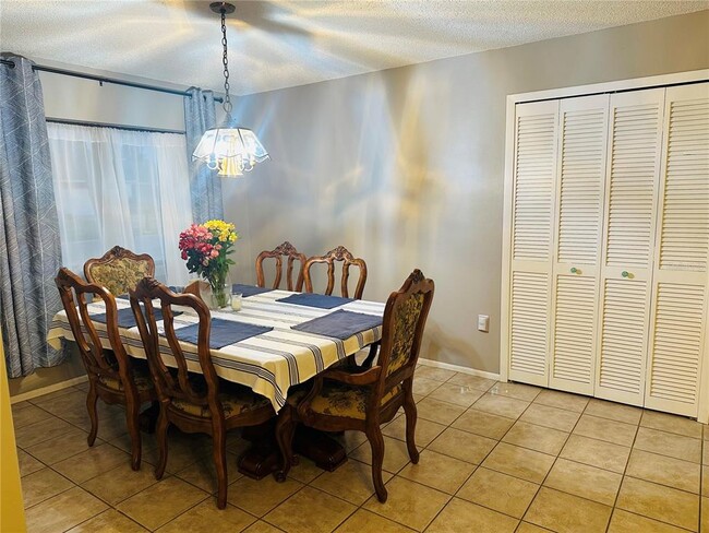 Building Photo - 3958 Easton Terrace