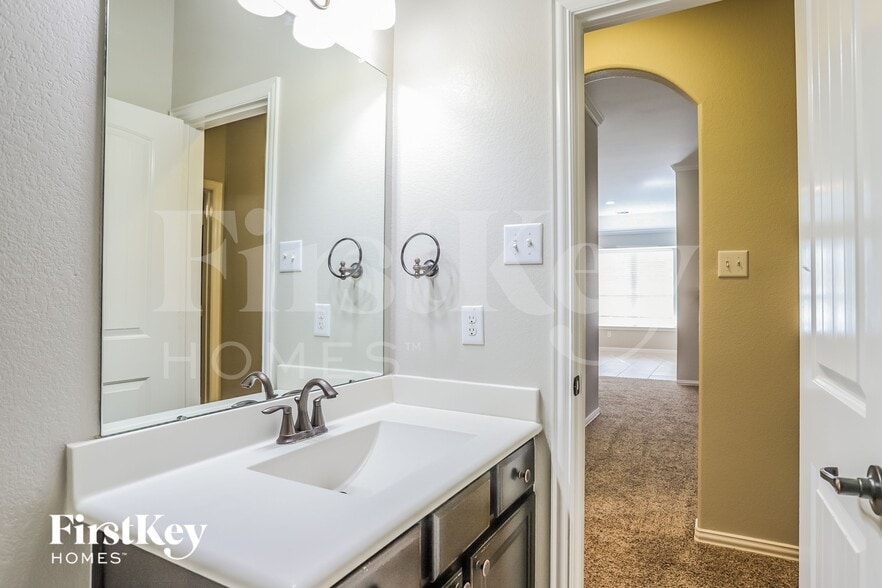 Building Photo - 7426 Upland Mill Ln