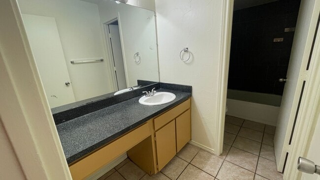 Building Photo - Nice Four plex unit upstairs in Irving.