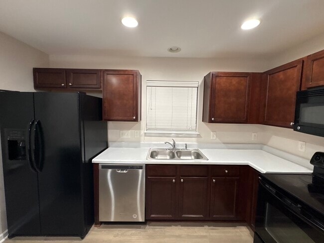 Building Photo - 655 Grasswren Way