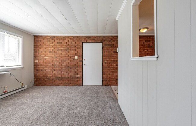 Building Photo - Cozy 1-Bedroom Condo in the Heart of Carrboro