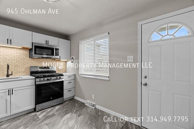 Building Photo - 945 Ohlman Ave