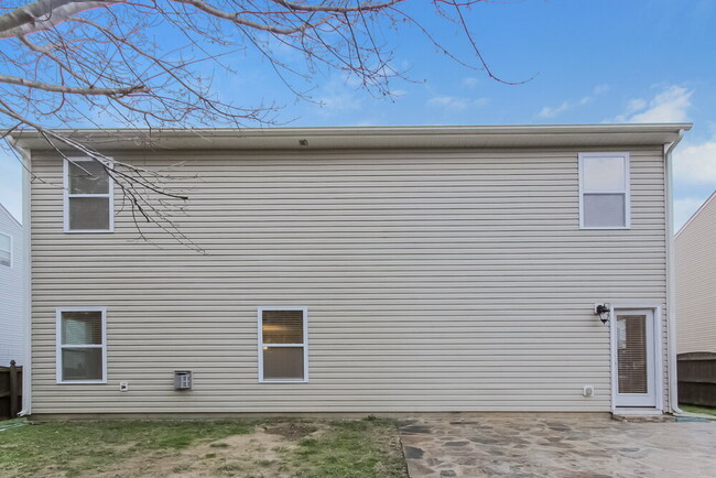 Building Photo - 1721 Leeview Ln