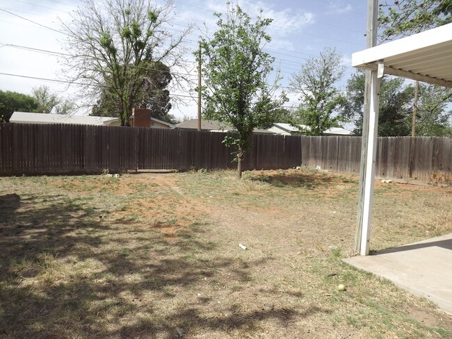 Building Photo - Pre Leasing for Fall 2026!!