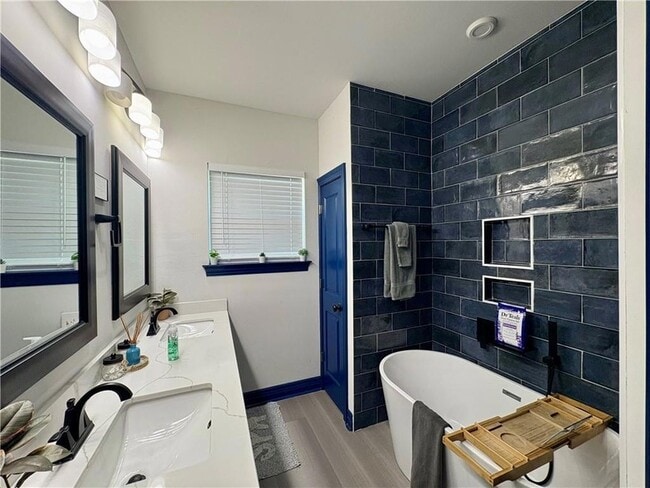 Building Photo - 431 Leboeuf St