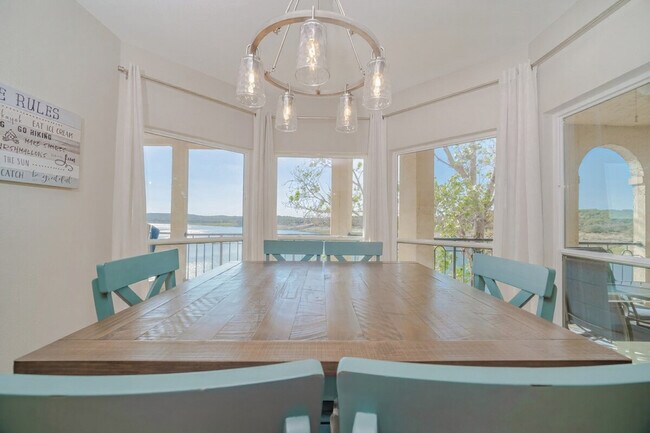 Building Photo - 3404 American Dr