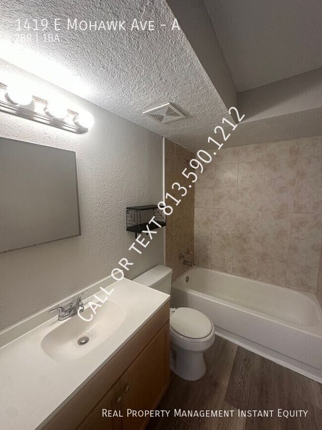 Building Photo - 1419 E Mohawk Ave