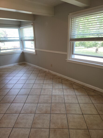 Building Photo - 5365 Van Buren Bay Ct