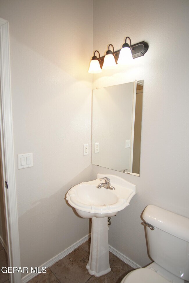 Building Photo - 14206 Otter Point Ct