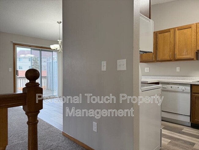 Building Photo - 2510 Amber Valley Ct S