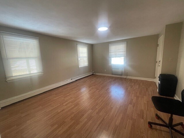 Building Photo - 125 Common St