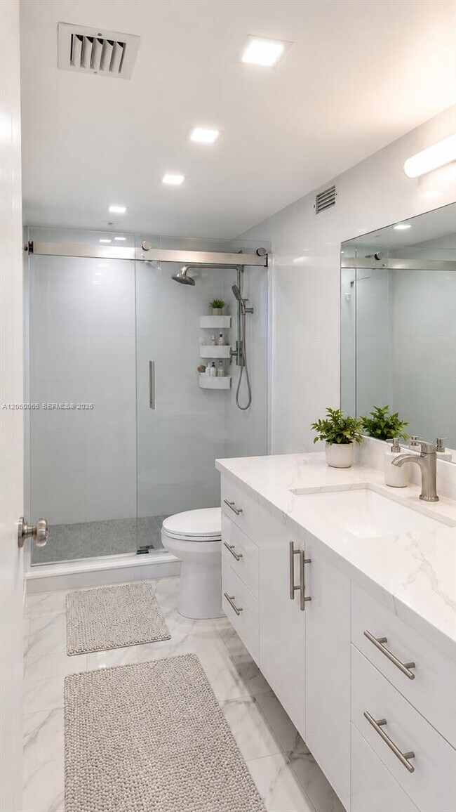Building Photo - 2501 S Ocean Dr