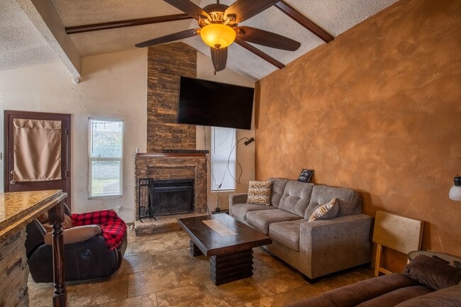 Building Photo - 1980 Buchanan Ave