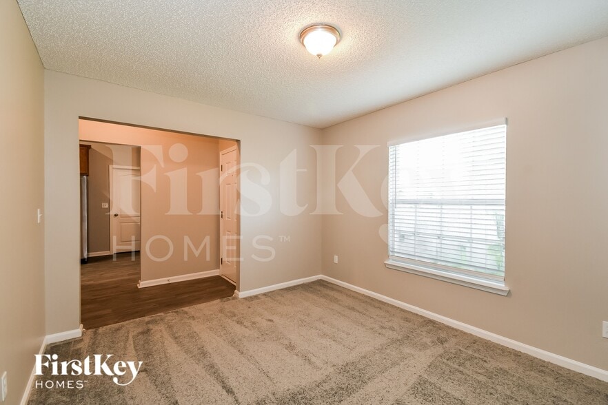 Building Photo - 6530 Blue Leaf Ln