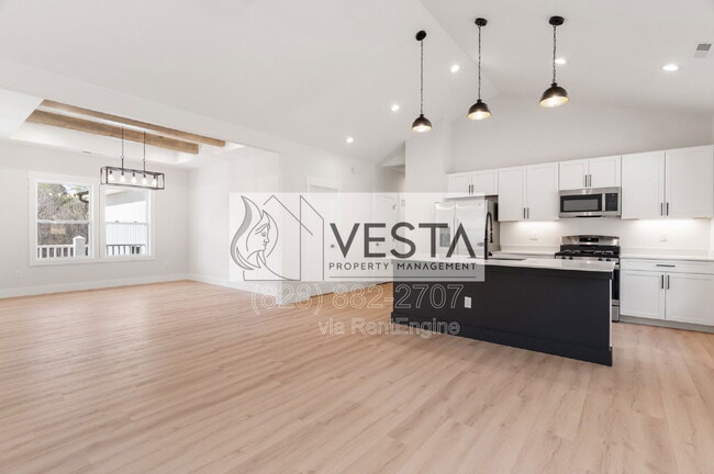 Building Photo - 11 Apple Meadow Ln