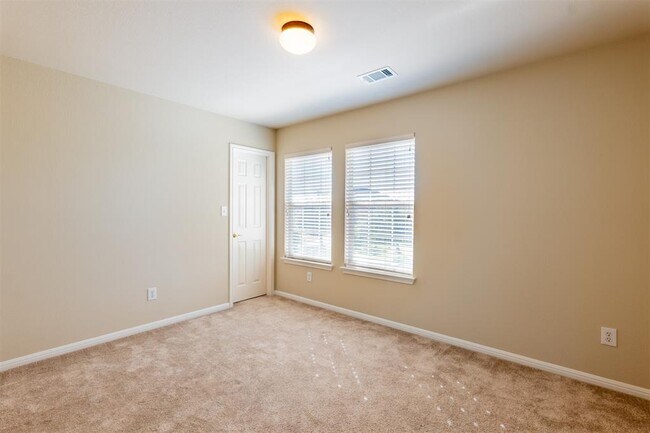 Building Photo - 9329 Castle Pines Dr