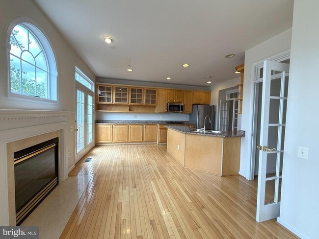 Building Photo - 6130 Stonehenge Pl