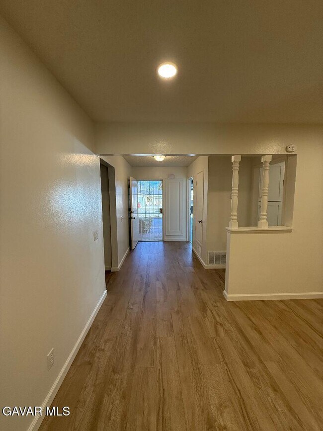 Building Photo - 45303 Lorimer Ave