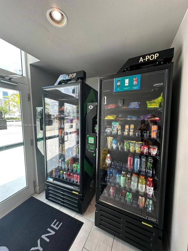 Building Photo - 275 NE 18th St