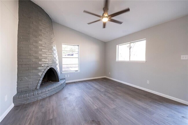 Building Photo - 4900 Hawk Cove