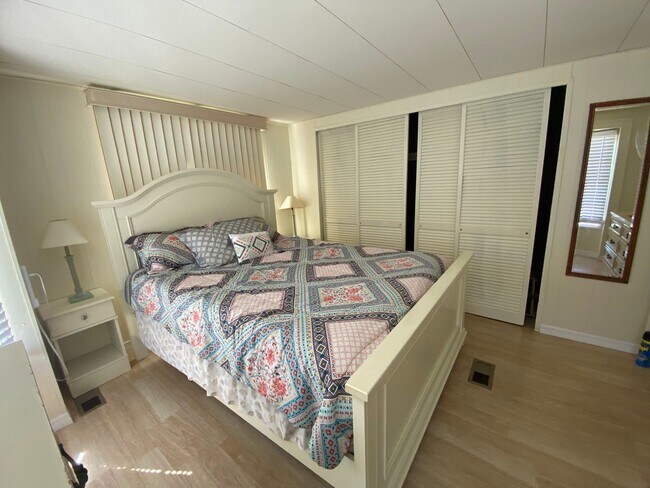 Building Photo - Holiday Park *short or long term rental av...