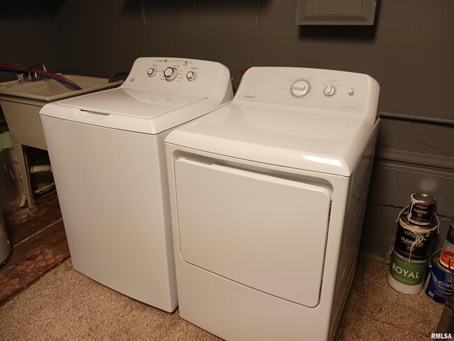 Building Photo - 1914 W Richwoods Blvd