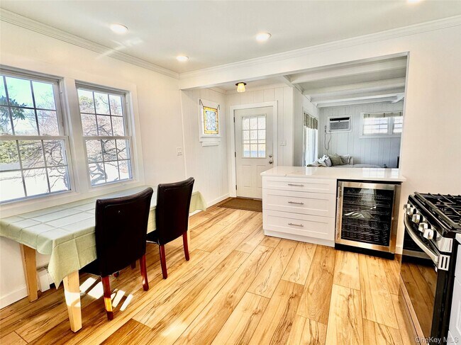 Building Photo - 16 Osceola Ln