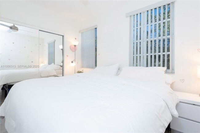 Building Photo - 7818 Dixie Beach Cir