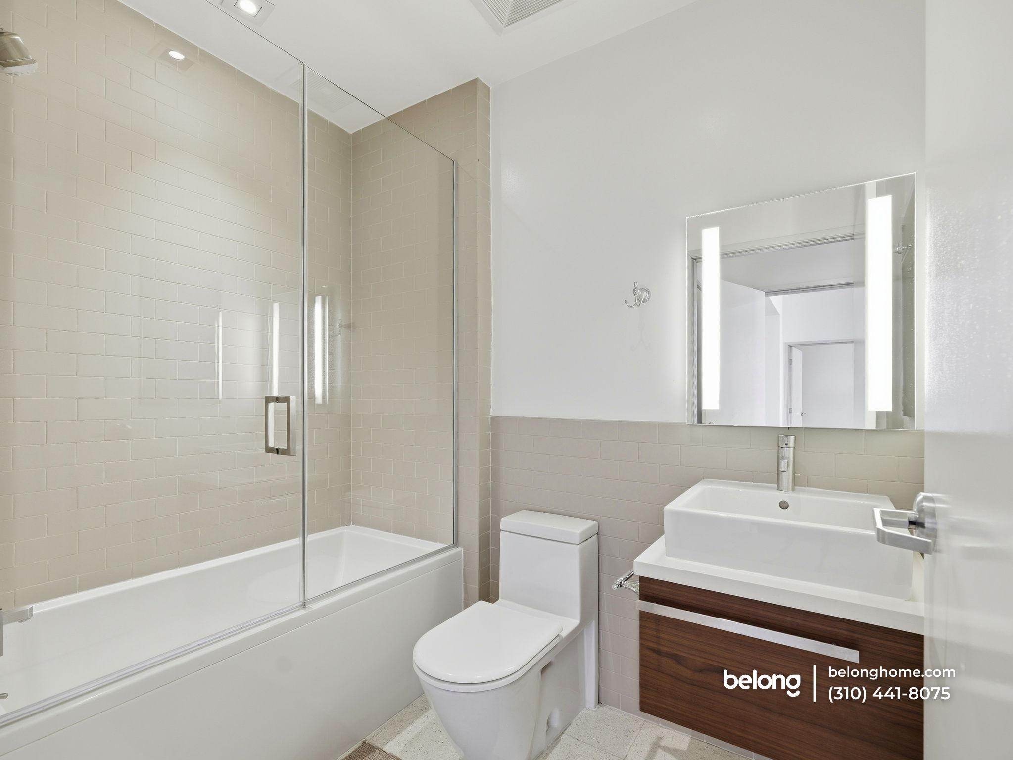 Building Photo - 6735 Yucca St