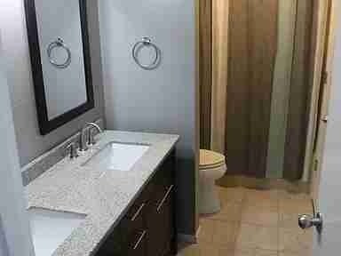 Building Photo - 1600 Eastridge Dr