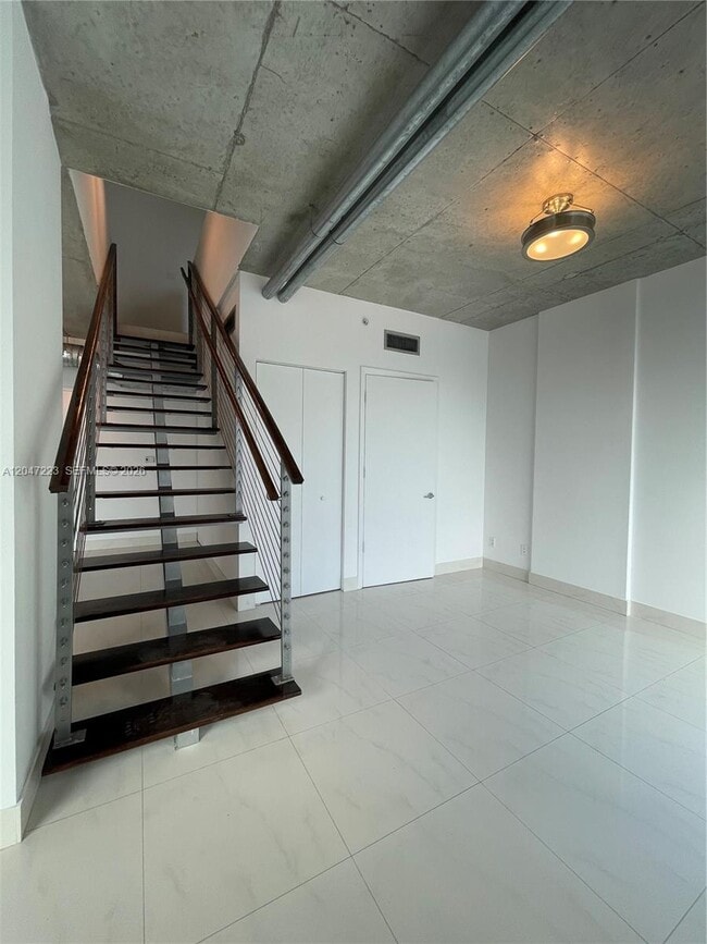 Building Photo - 690 SW 1st Ct