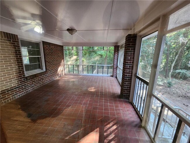 Building Photo - 2294 Clairmont Rd