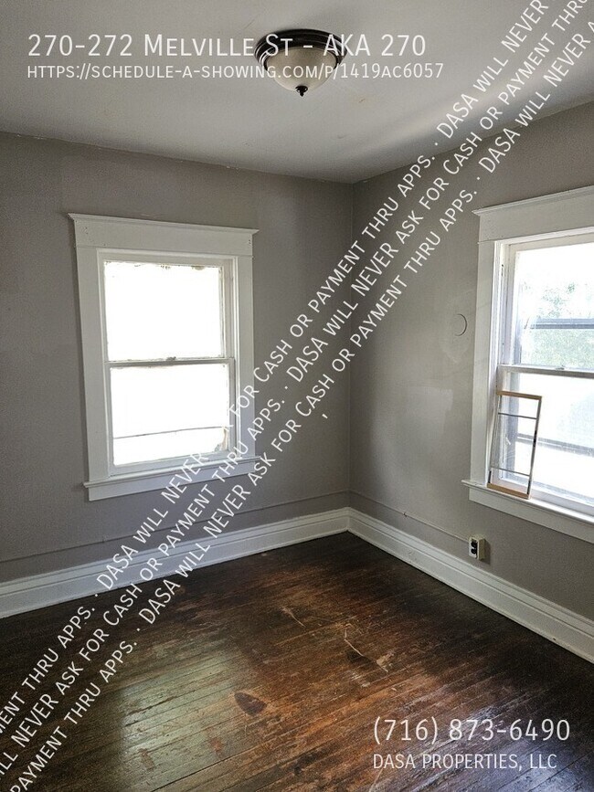 Building Photo - 270-272-272 Melville St
