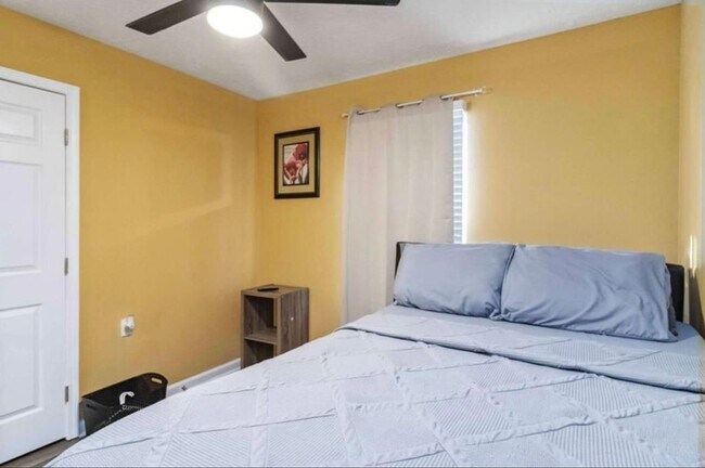 Building Photo - 4bd/2ba Home Minutes From W. Midtown w/ Fu...